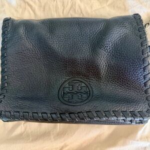Tory Burch Chic Black Crossbody Bag with Logo Detail